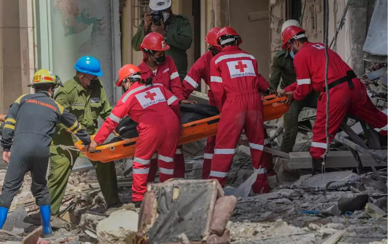 Havana hotel death toll at 30 as dogs search for survivors