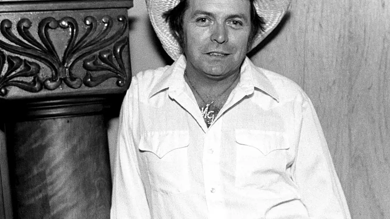 Mickey Gilley death: Country music community mourns loss of legendary trailblazer