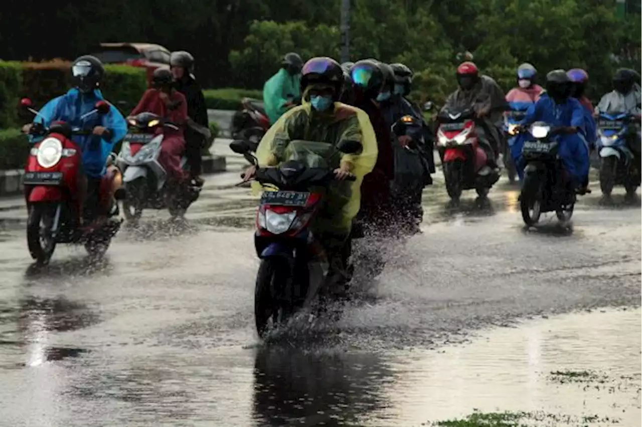 BMKG: Waspadai Gelombang Tinggi 6 Meter di Perairan Indonesia