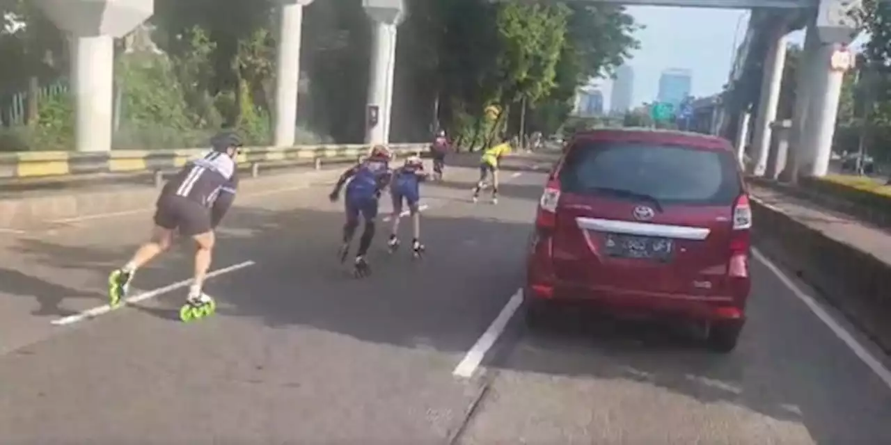 Viral Rombongan Pemain Sepatu Roda Ugal-ugalan di Jalanan Jakarta, Polisi Cari Pelaku | merdeka.com