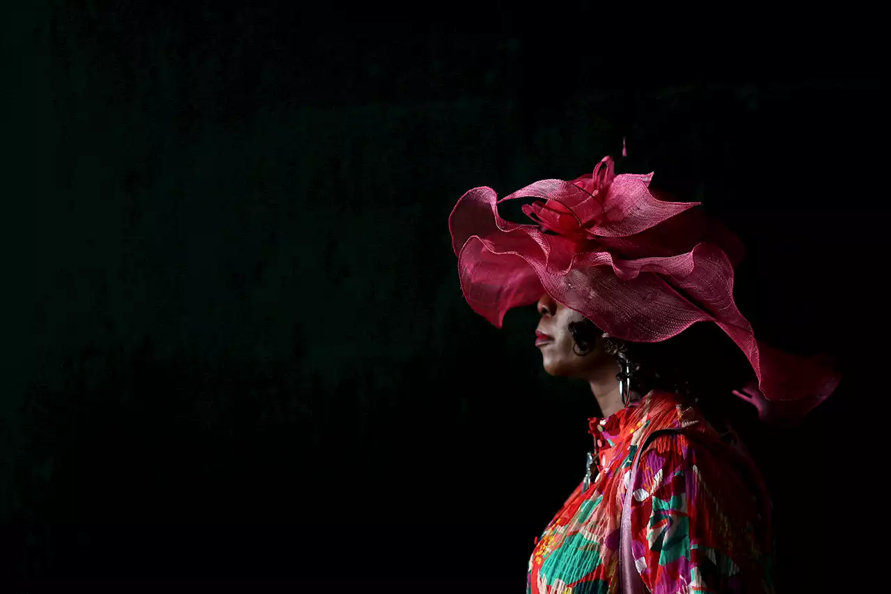 Photos: 2022 Kentucky Derby Hats and Outfits