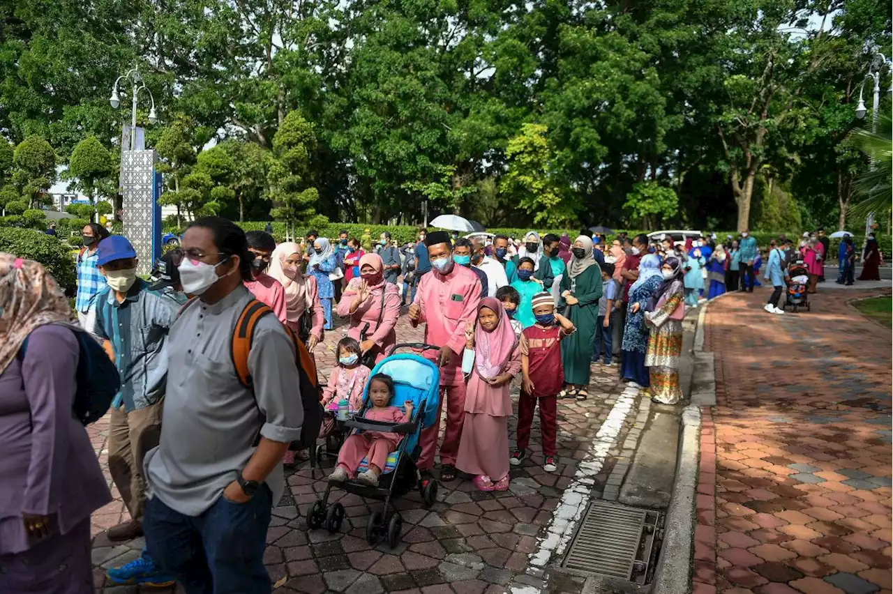 Great turnout at Raya open house embodies the Malaysian Family spirit, says PM