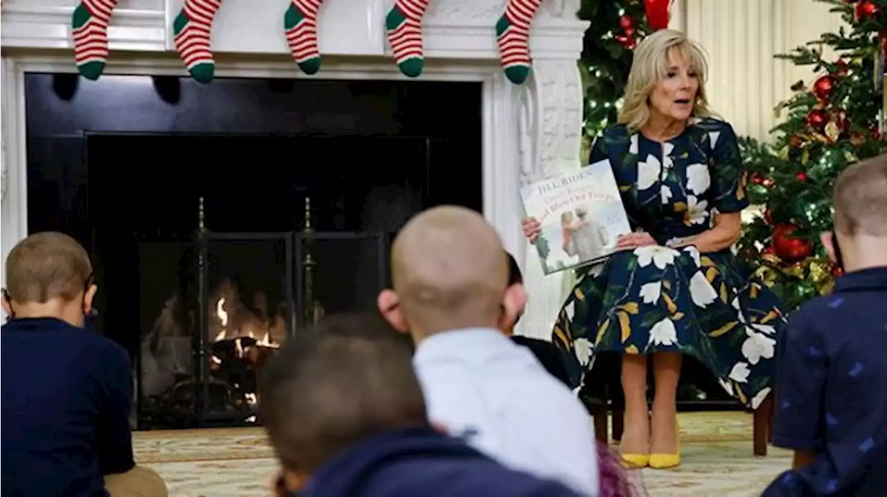 Jill Biden Temui Pengungsi Ukraina Pendiri Sekolah bagi Anak Korban Perang