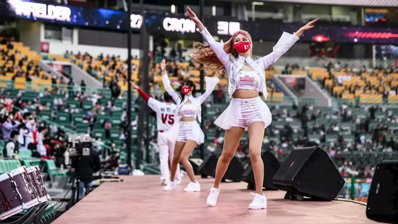 K-pop cheerleaders: The 'flowers' of South Korean baseball | Singapore ...