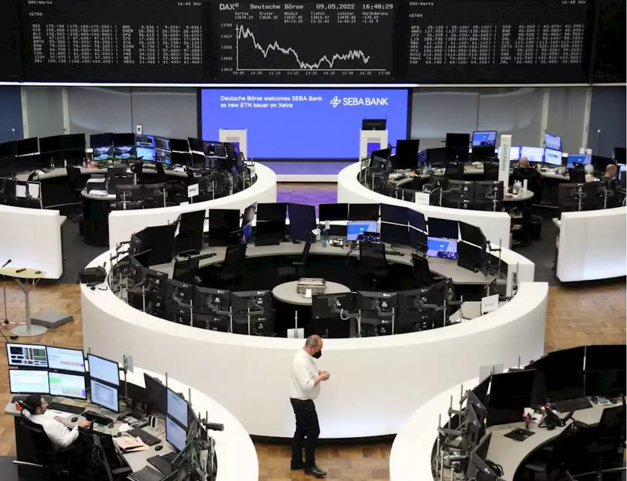 الأسهم الأوروبية تهبط لأدنى مستوياتها في شهرين