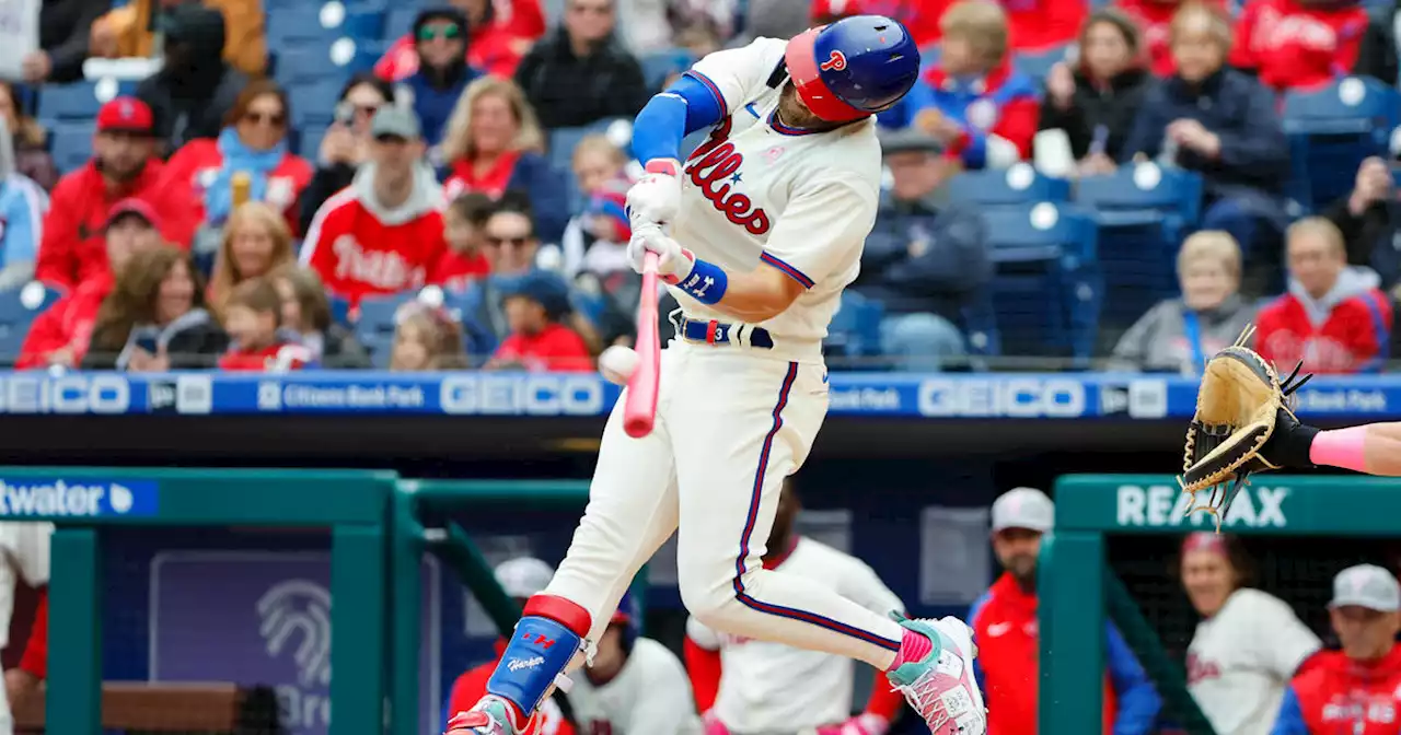 Alonso homers twice in second game, Mets manage doubleheader split with Phillies