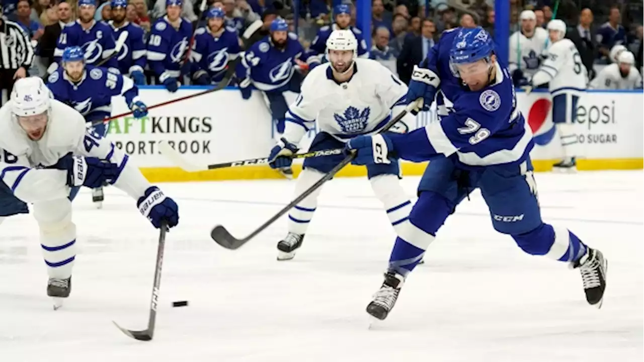 Lightning bury Maple Leafs early to even first-round series 2-2