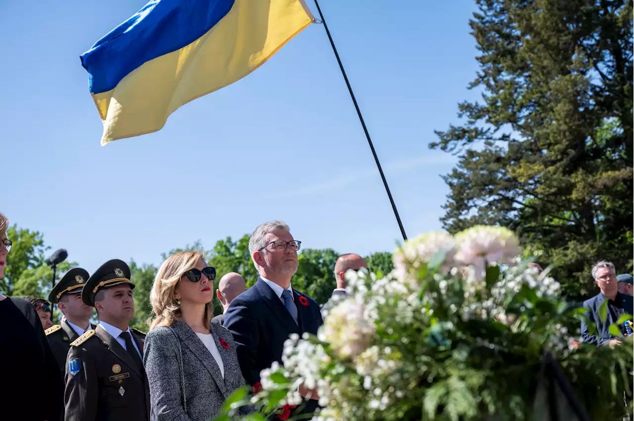 Gedenken an Kriegsende - Kritik am Verbot ukrainischer Fahnen an Berliner Ehrenmalen