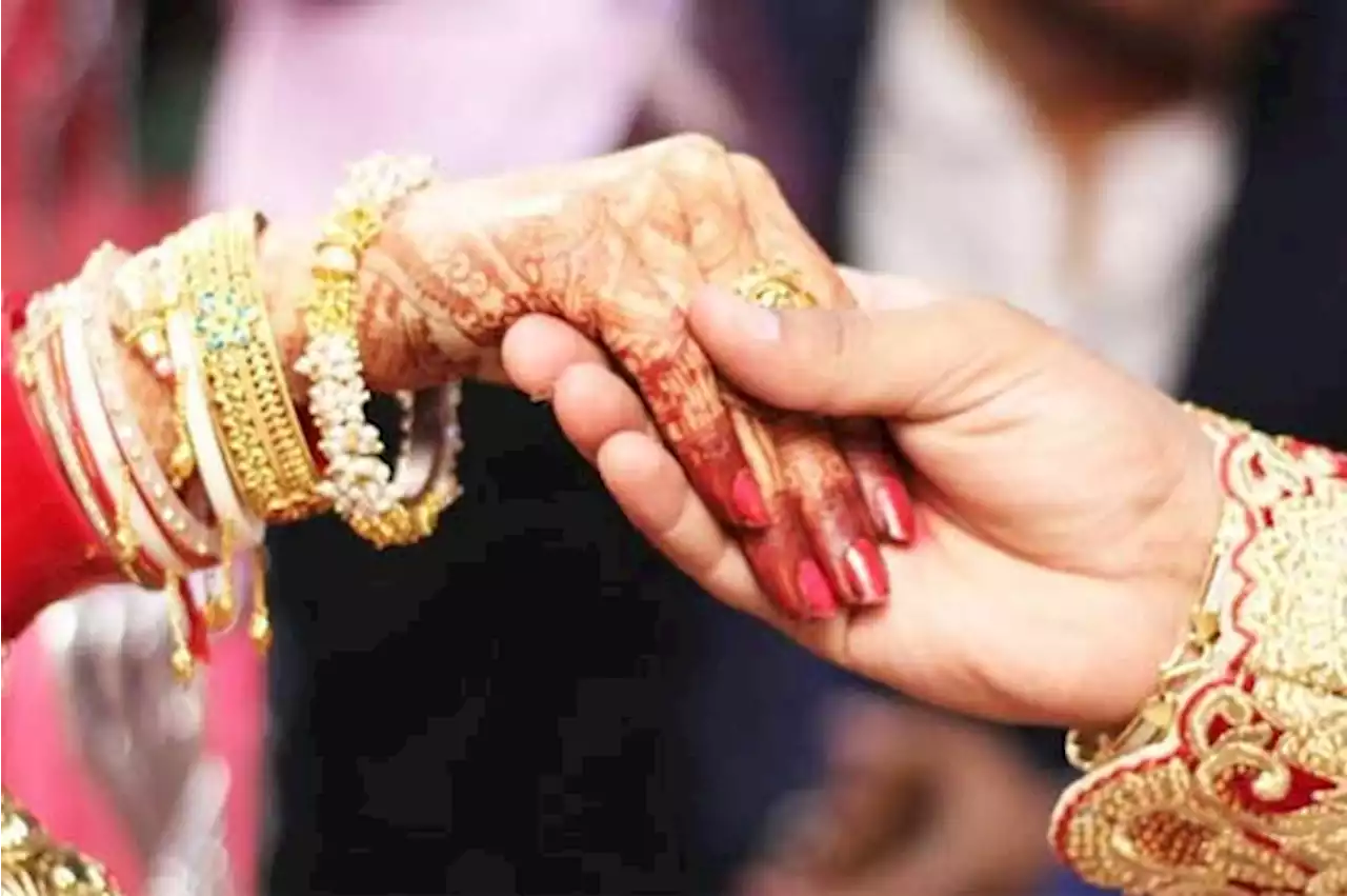 بجلی بند ہوجانے سے بہنوں کی غلط دلہوں سے شادی ہوگئی