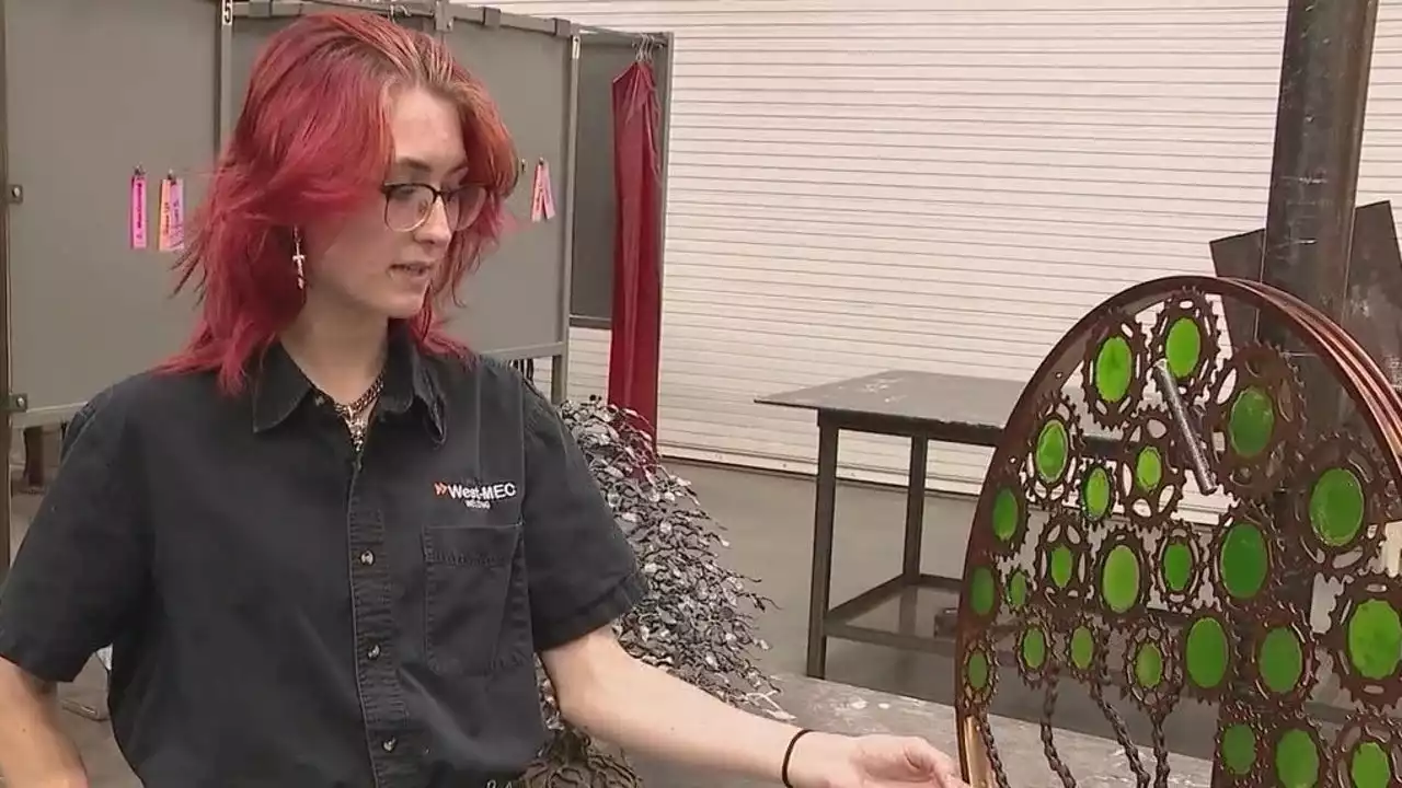 Arizona high school student thrives from making metal art