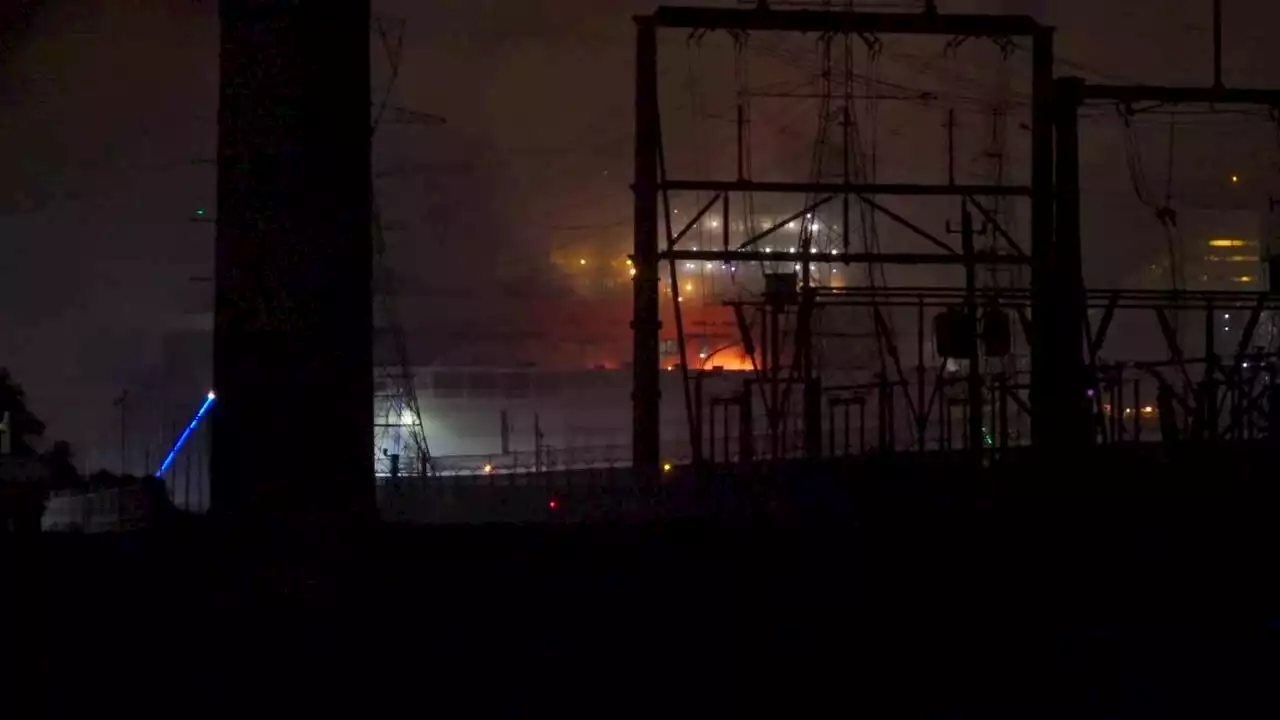 Crews battle fire at power plant in Fort Bend County