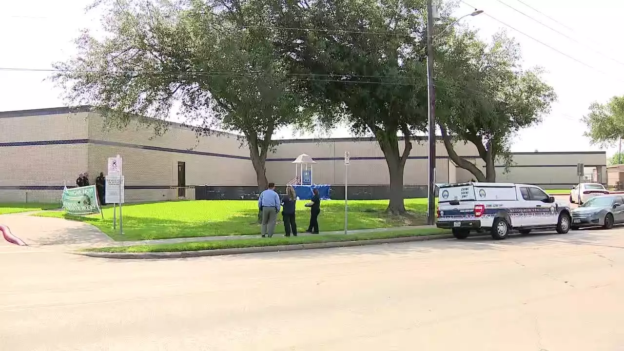 Man's body found in park on Alief ISD elementary school campus property