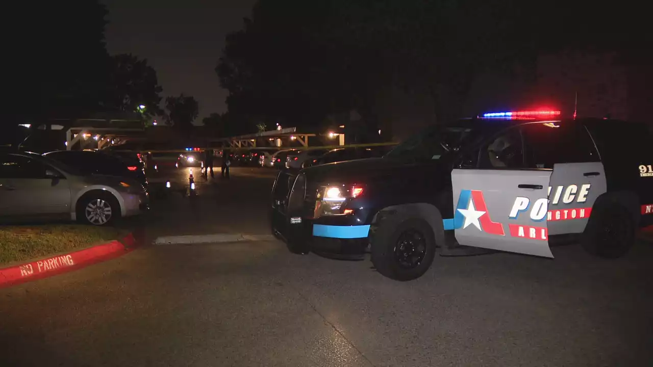 3 teens shot at Arlington apartment complex