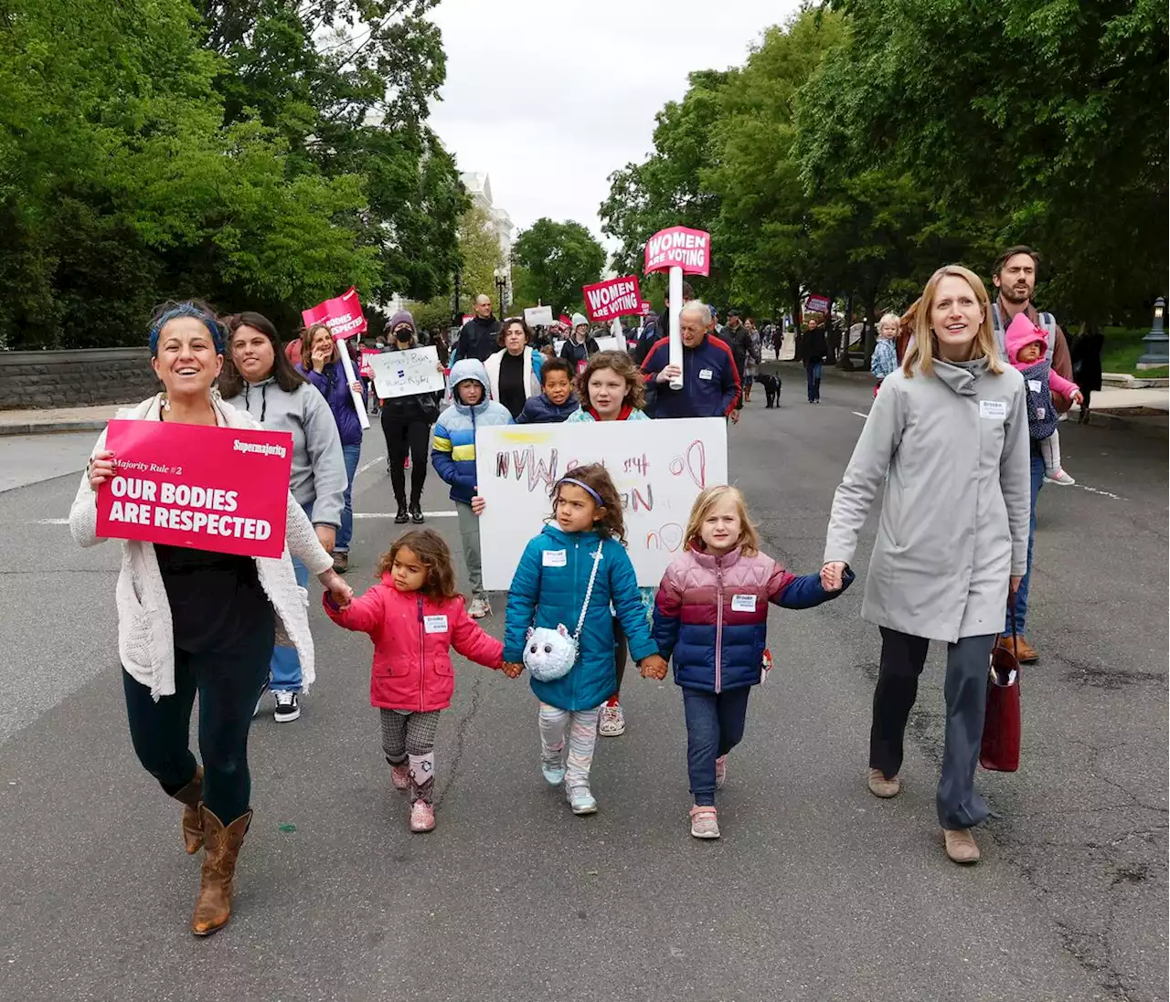 The call for Congress to codify Roe v. Wade may be more rallying cry than legal reality