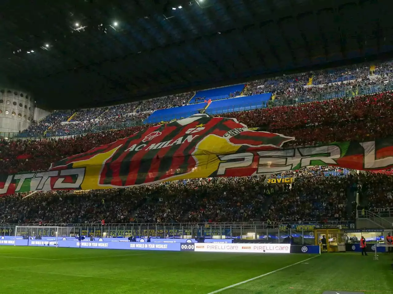 Milan, l'eventuale festa scudetto diventa un caso: ci sarà da 'sfrattare' l'Inter