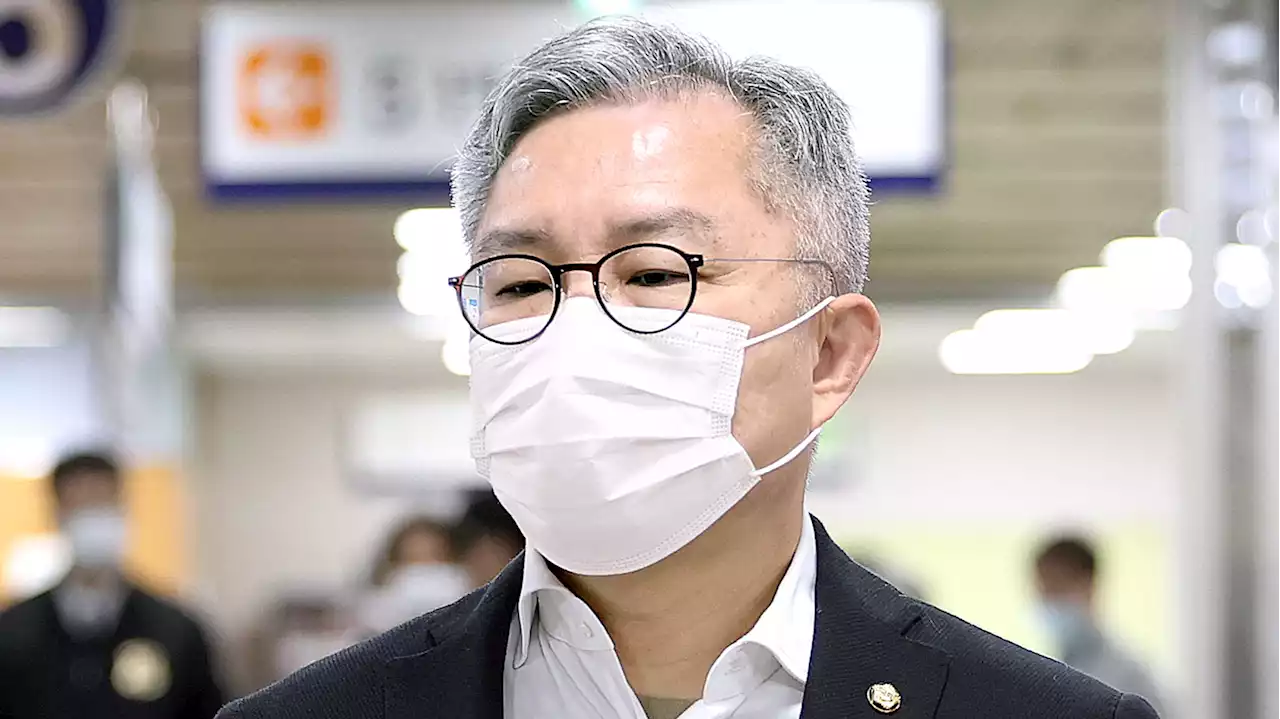 최강욱 '짤짤이 발언' 논란…민주당 '윤리심판원 직권조사'