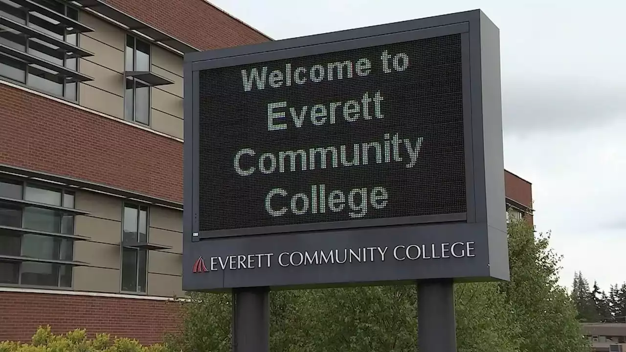 Skagit Valley, Everett colleges locked down by threats