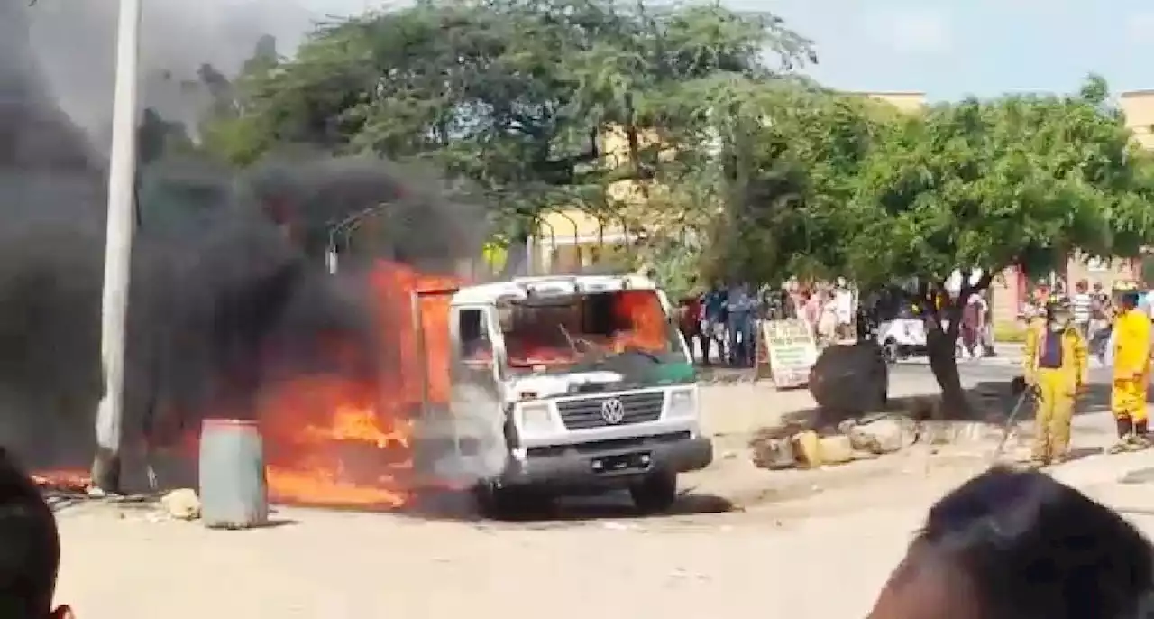 Paro armado del Clan del Golfo en Antioquia: Van 98 vehículos quemados