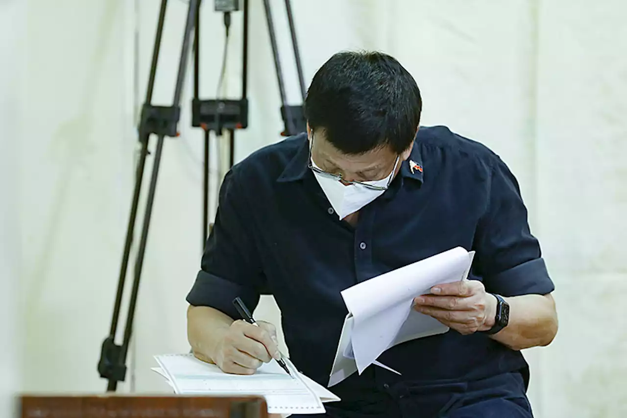 President Duterte votes in Davao, his last before leaving Malacañang