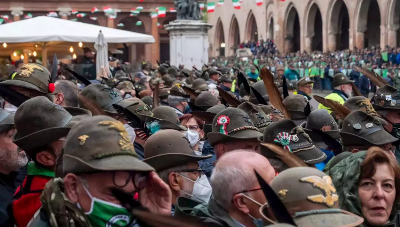 Rimini, salgono a 150 le denunce di molestie all'adunata degli Alpini: 'Oscenità e aggressioni'