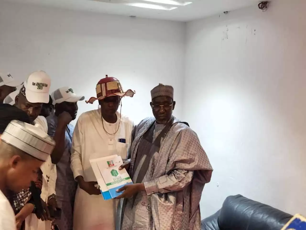 BREAKING: Northern Coalition Picks Ruling APC Nomination Form For Ex-President, Jonathan | Sahara Reporters