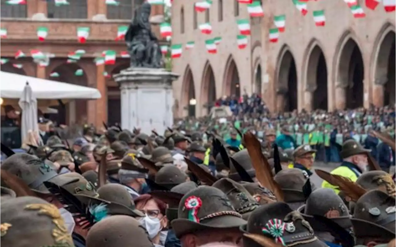 Alpini, centinaia di donne denunciano molestie dopo il raduno a Rimini