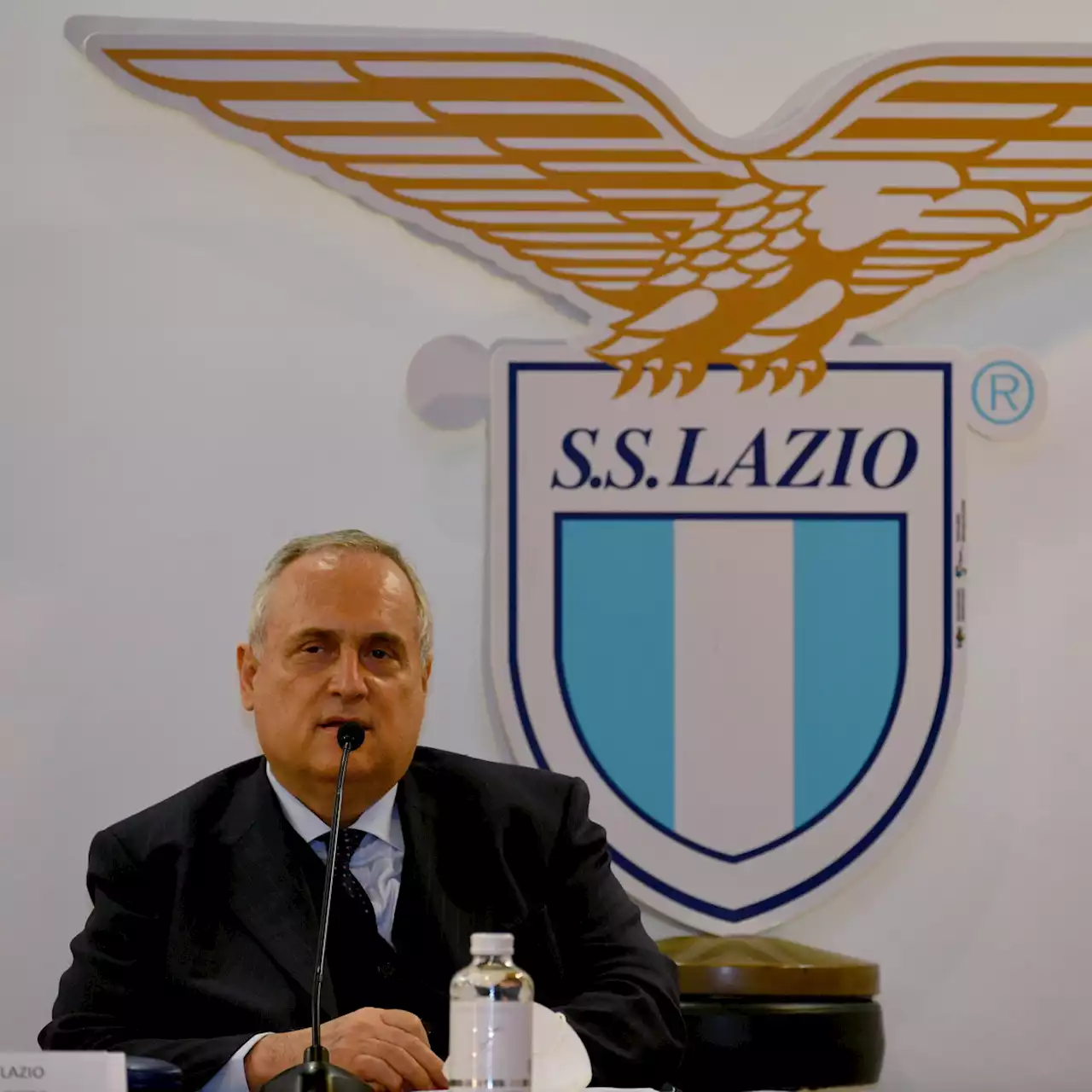 Lazio, Lotito: &quot;Sono il punching ball dei tifosi, dovrebbero essere contenti&quot;