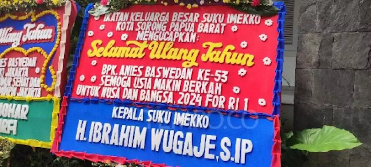 Karanga Bunga dari Kepala Suku di Papua Doakan Anies Baswedan Jadi RI 1