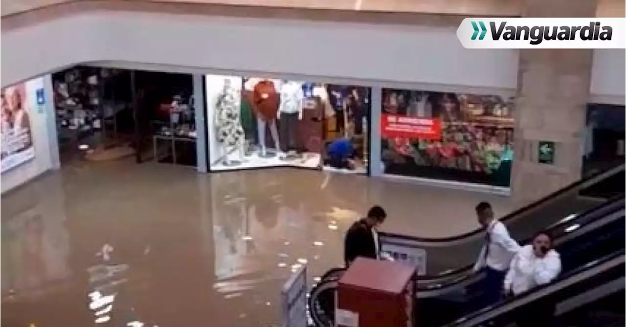 Video: Las fuertes lluvias inundaron el centro comercial San Diego en Medellín