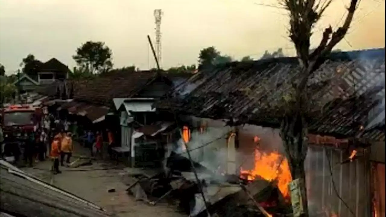 Pasar Ngadiluwih Kediri Terbakar, Kerugian Ratusan Juta Rupiah