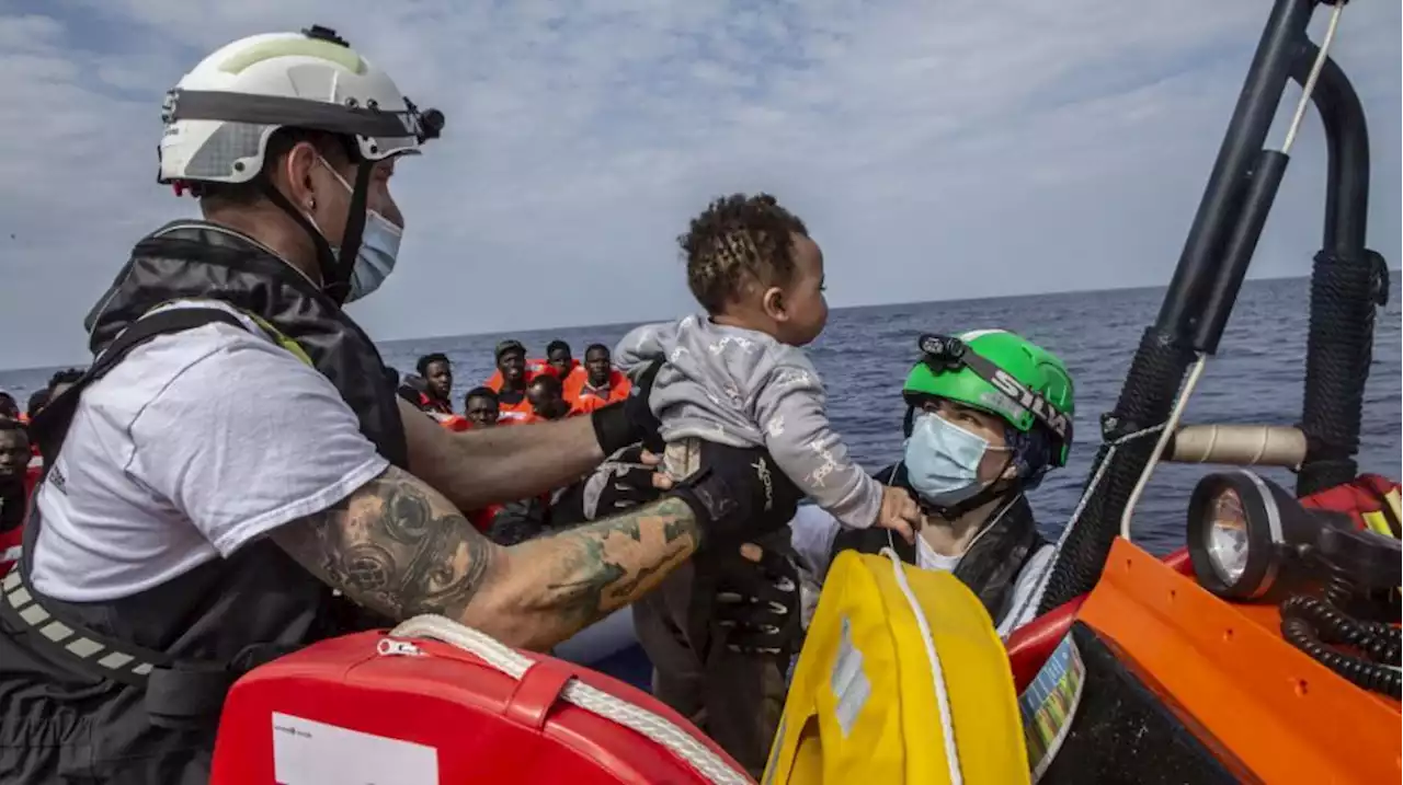 Barco de Médicos sin Fronteras rescata a 200 migrantes en el Mediterráneo