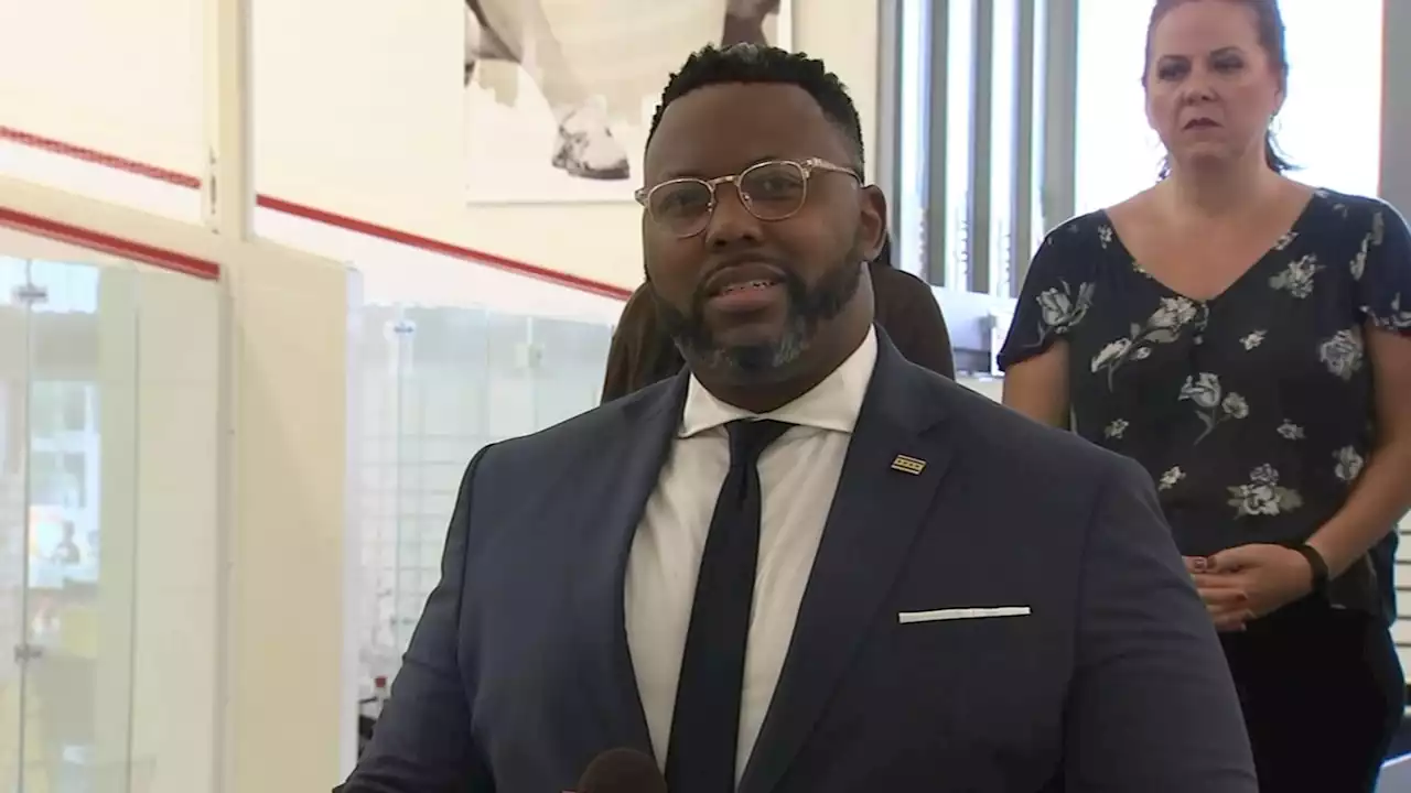 Chicago mayoral candidate State Rep. Kam Buckner lays out plan to deal with city violence