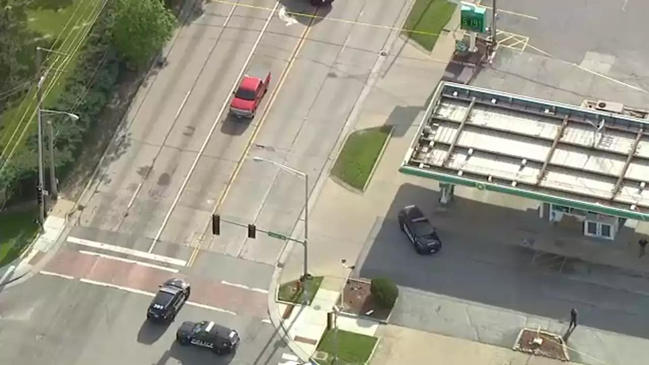 Oak Lawn shooting: Police investigating near gas station at 111th Street, Pulaski