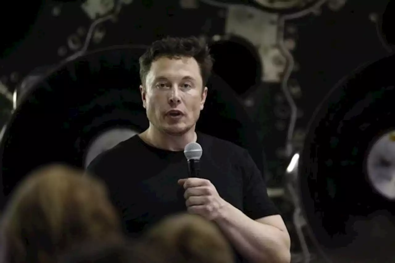 Elon Musk tells Tesla execs: return to the office or get out