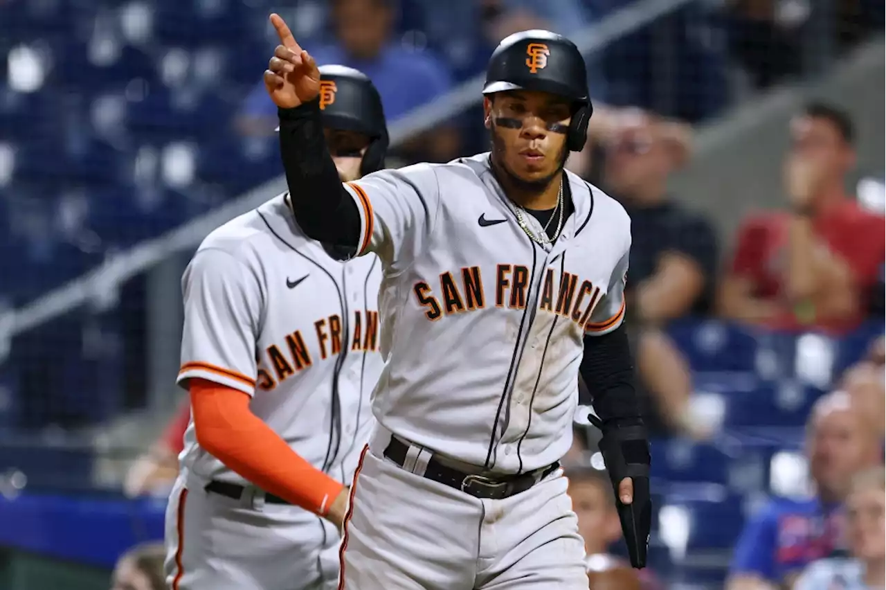 SF Giants use extras to beat Phillies for second straight game