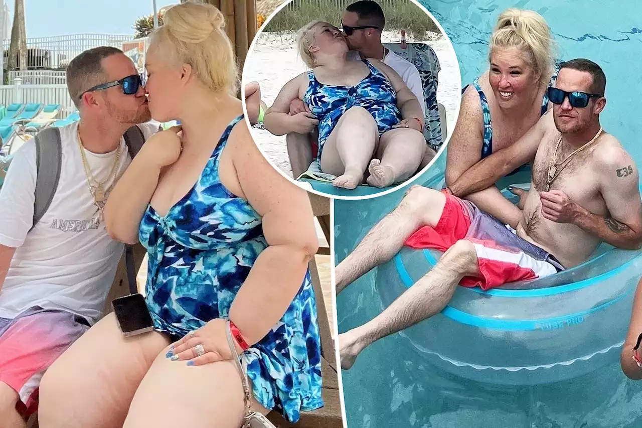 Mama June, Justin Stroud canoodle on vacation amid news of secret wedding