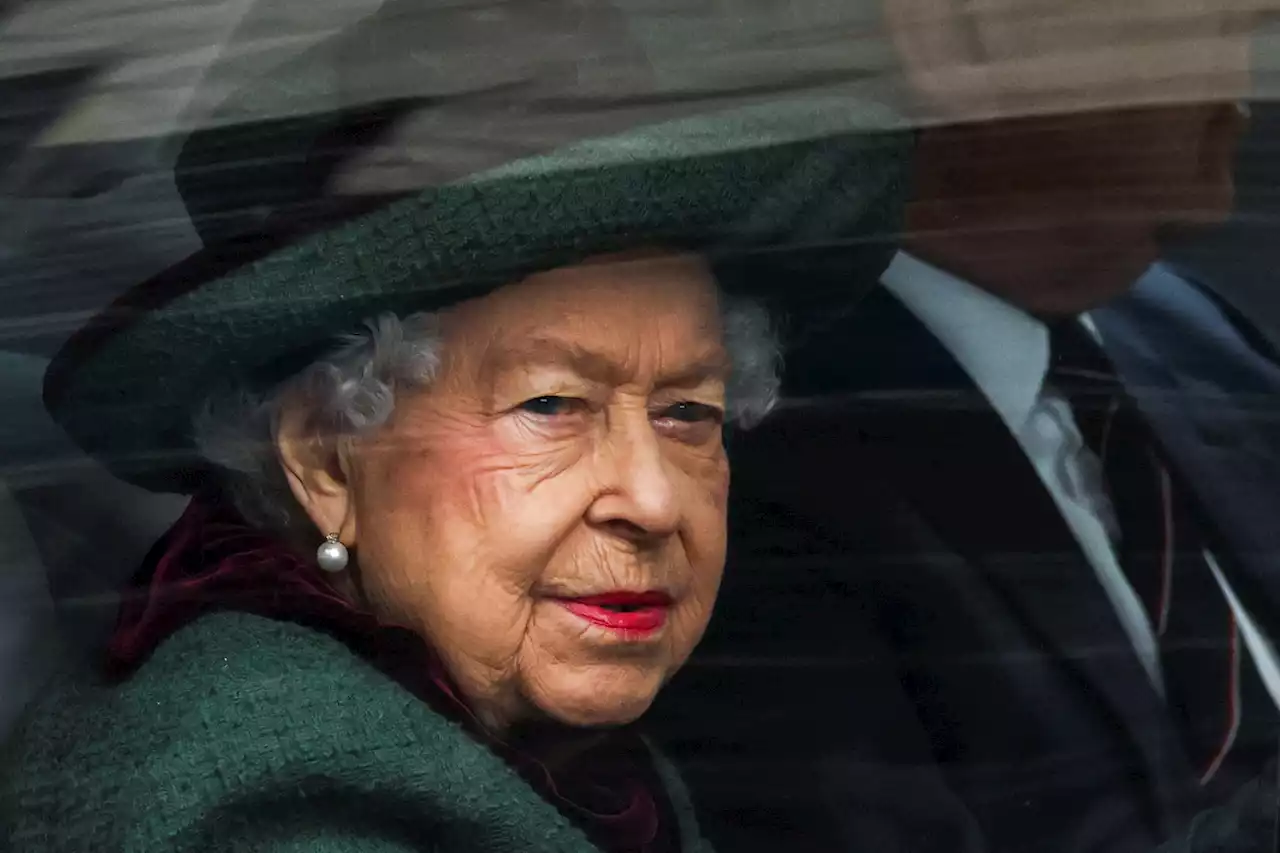 Queen Elizabeth’s flight forced to abort landing due to lightning storm