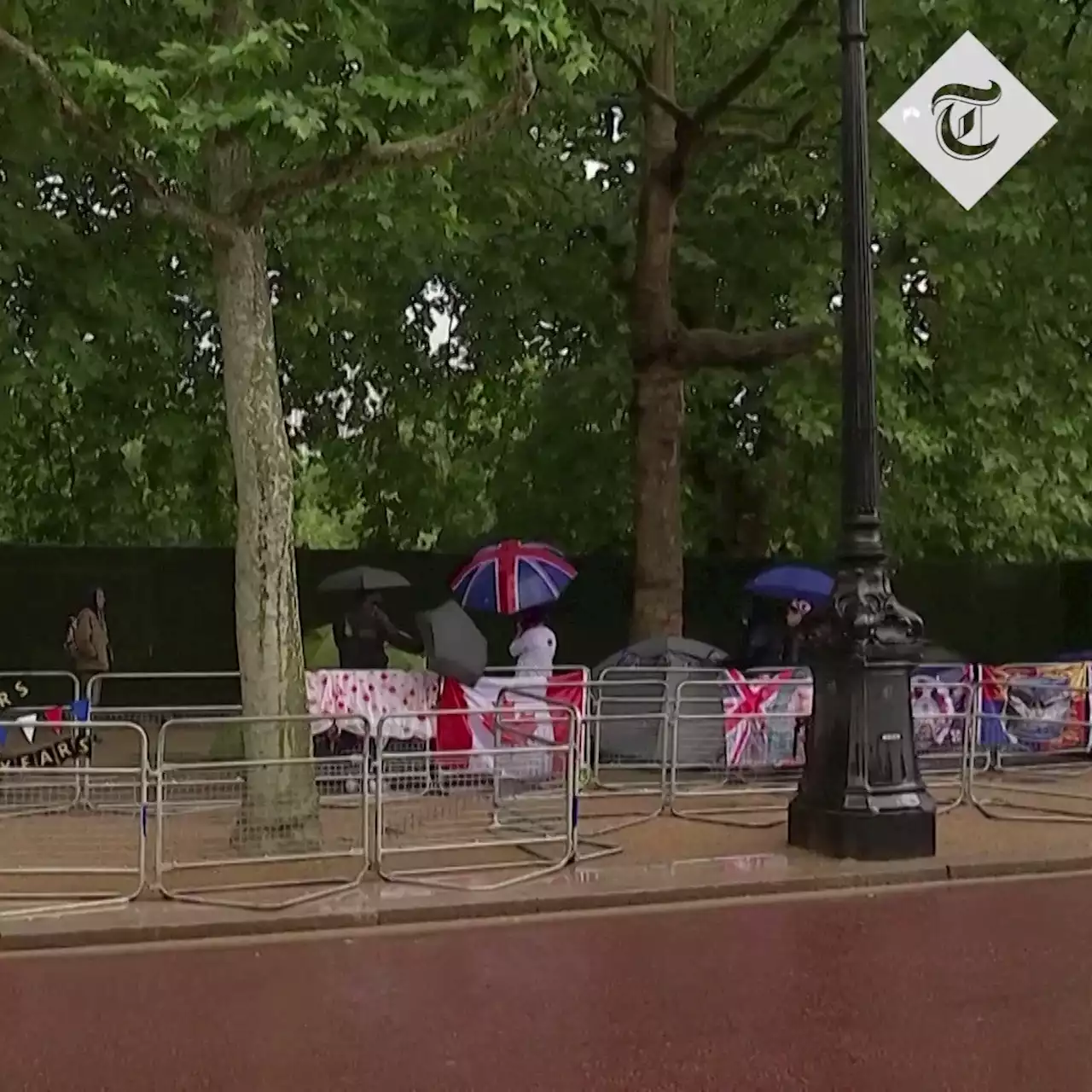 In pictures: Britain puts the finishing touches to preparations for the Queen's Platinum Jubilee