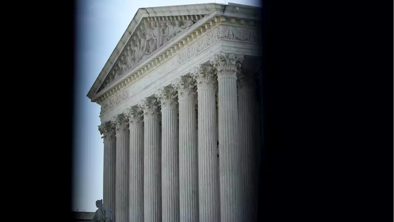 SCOTUS Blocks Texas Law Regulating Social Media Companies