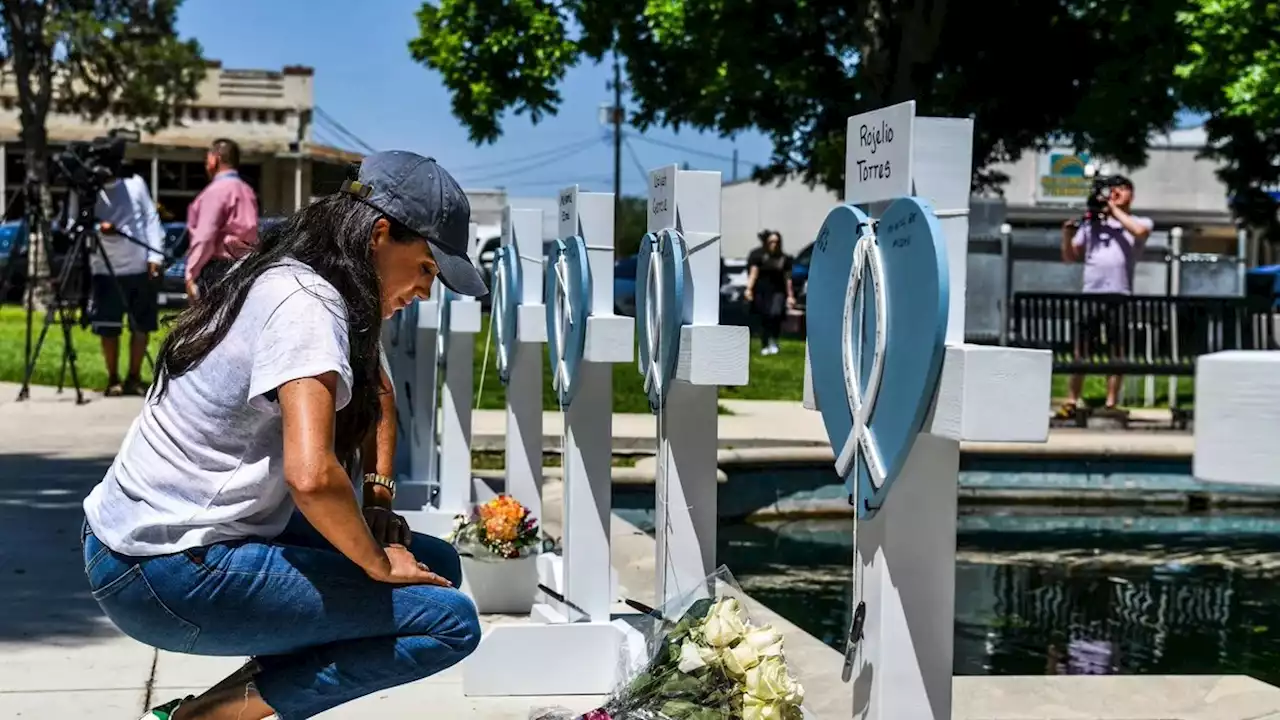 Images of the Week: Mourning the Victims of the Uvalde School Shooting