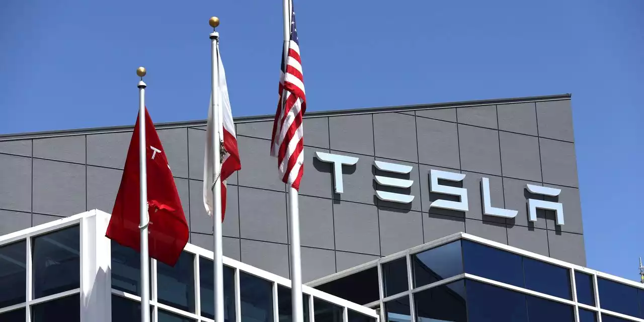 Elon Musk Orders Tesla Employees Back to the Office