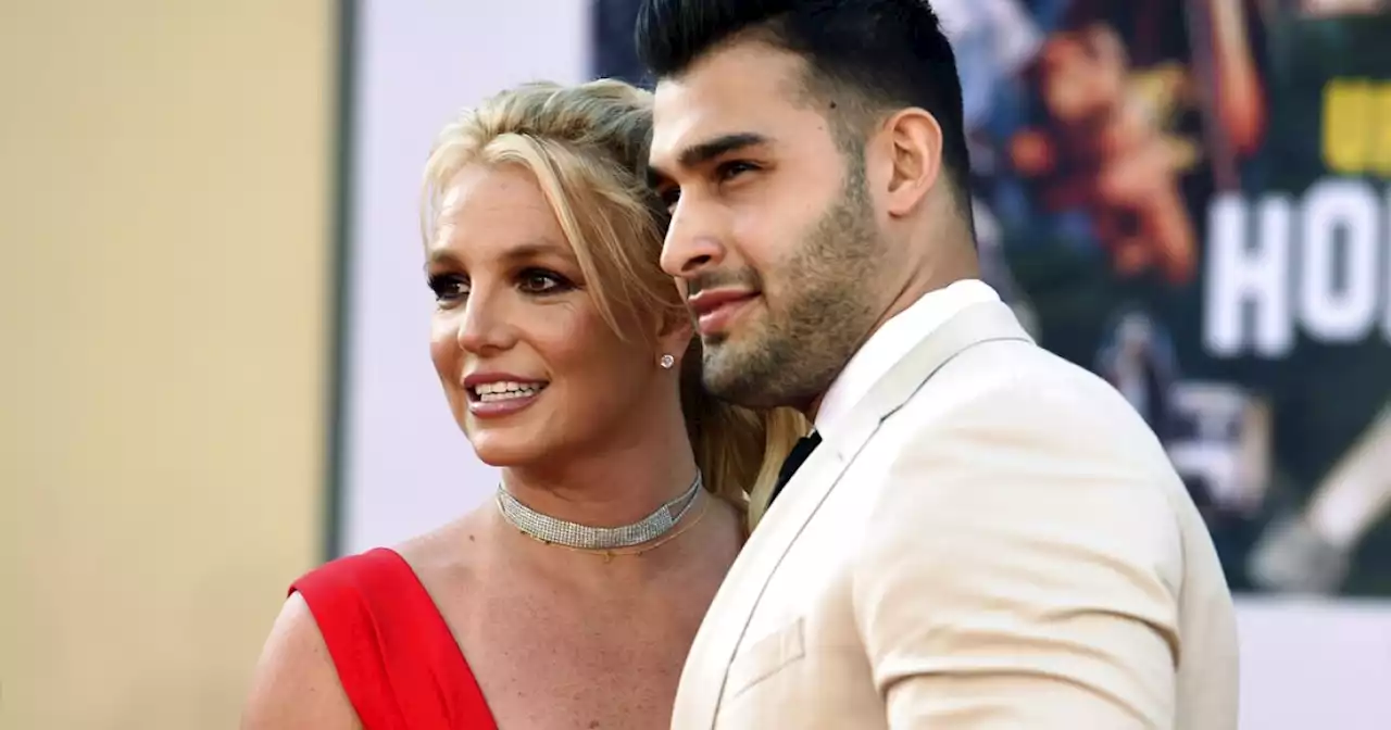 Britney Spears says 'yes', weds Sam Asghari in California