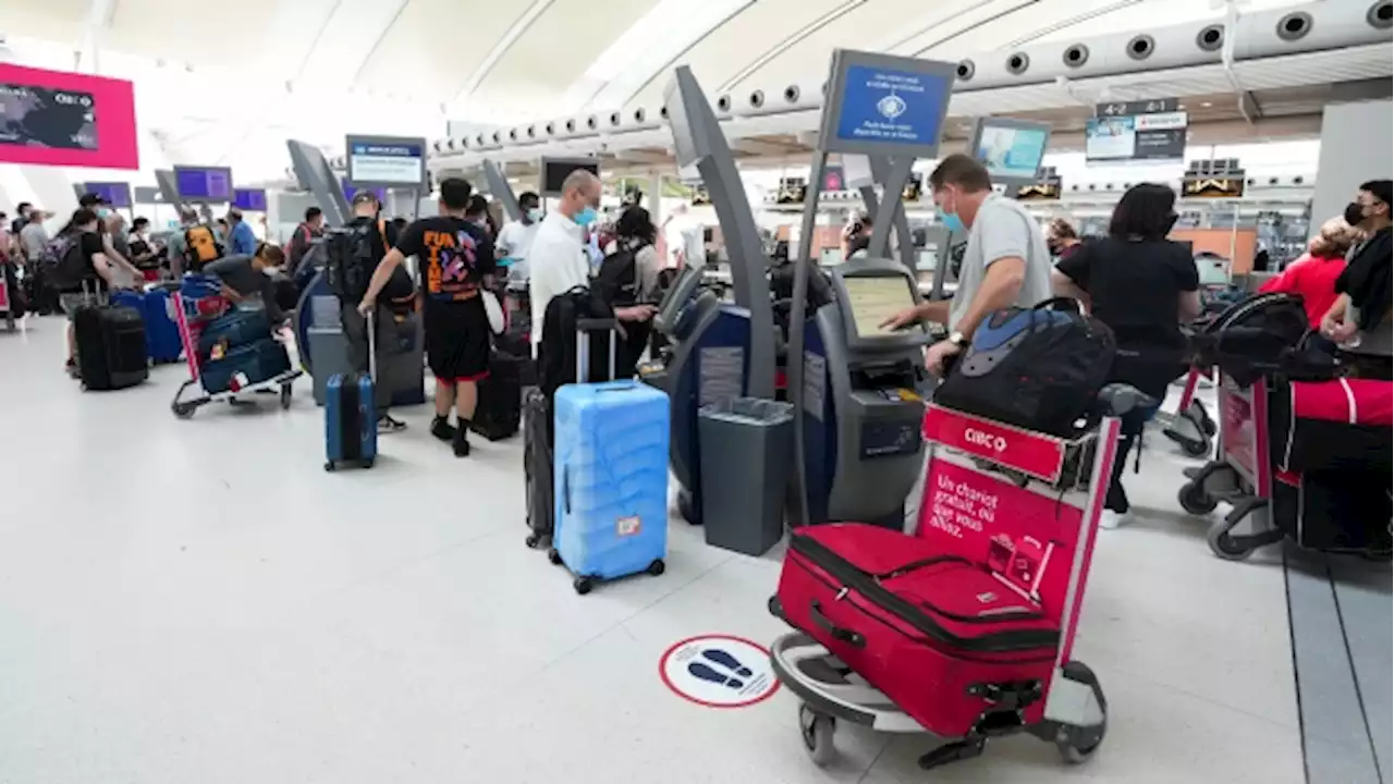 Ottawa suspends random COVID-19 testing at airports until June 30 amid delays