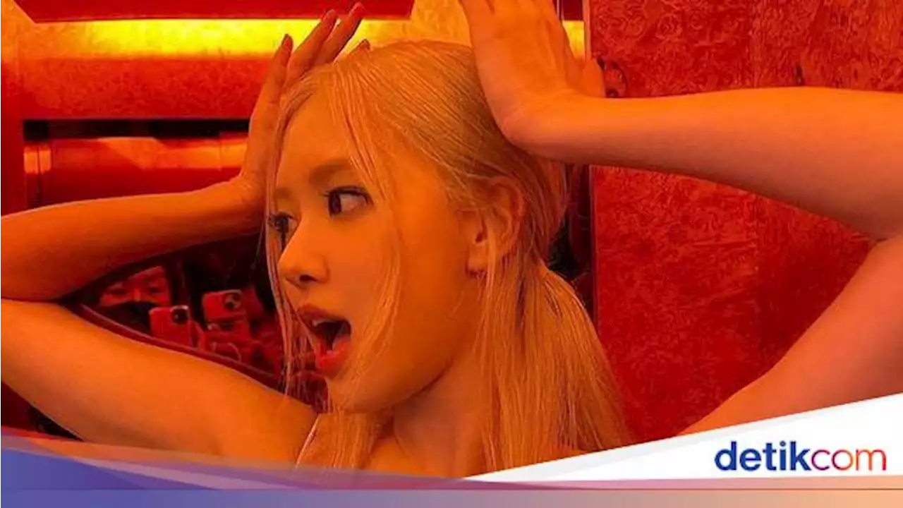 Gaya Pamer Pinggang Rose BLACKPINK yang Tuai Kritikan