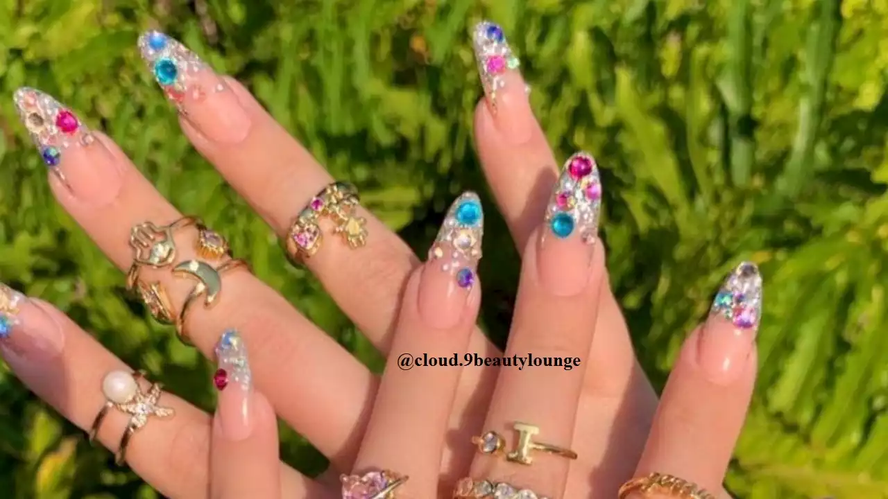 Rhinestone Nails Are The Glamorous Manicure Trend You Should Try Next | Fashionisers©