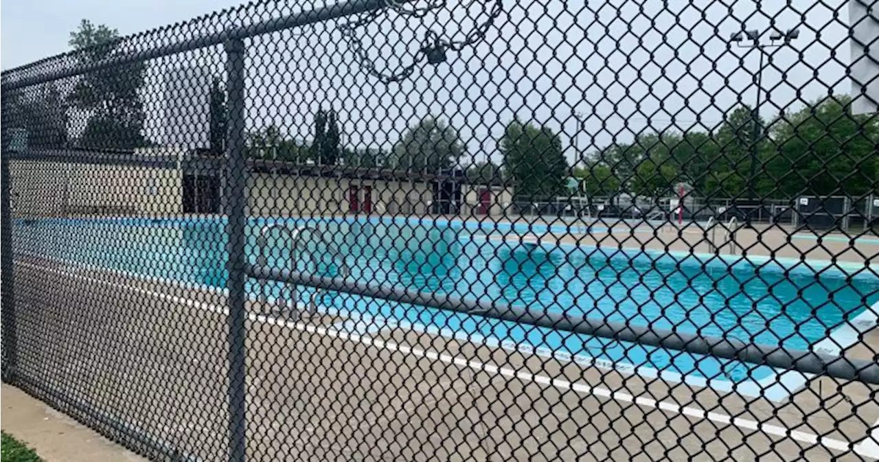 Toronto looking for more people to apply as lifeguards, swim instructors - Toronto | Globalnews.ca