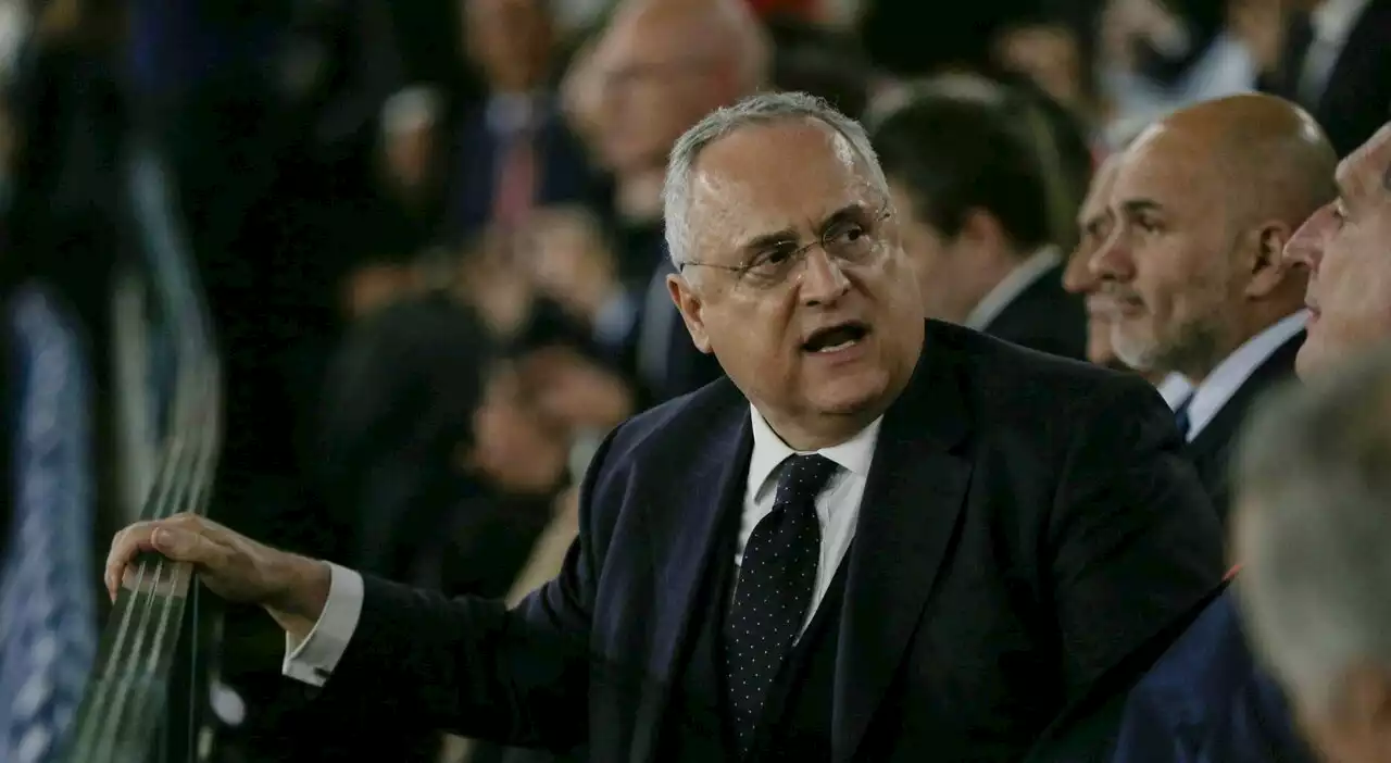 Lotito, tifosi della Lazio furiosi dopo le dichiarazioni del presidente: «Forse è arrivata l'ora di andare via»