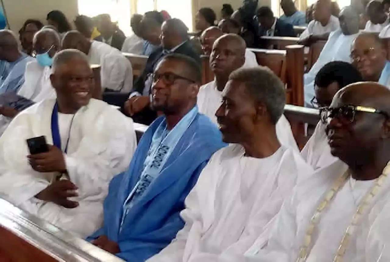 Old students unveil solarisation, ICT projects in CMS school - Punch Newspapers