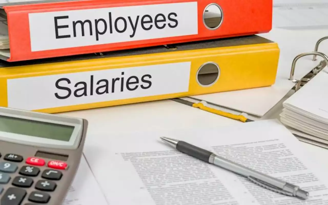 تنخواہ دار طبقے کو کیا ریلیف ملا؟ کتنی تنخواہ پر کتنا ٹیکس کٹے گا؟