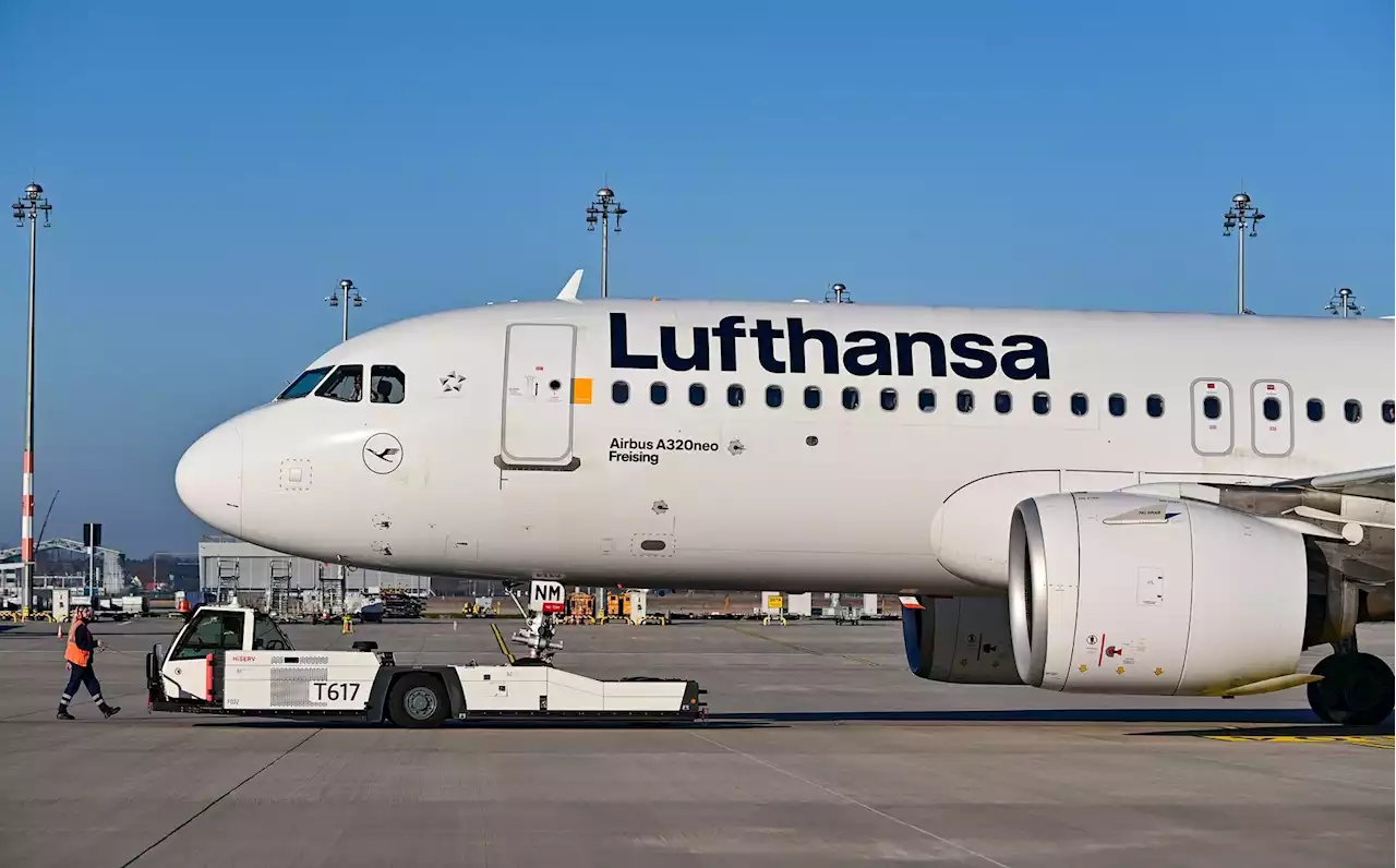 German airline Lufthansa is cancelling 900 flights in July because of staff shortages | Businessinsider